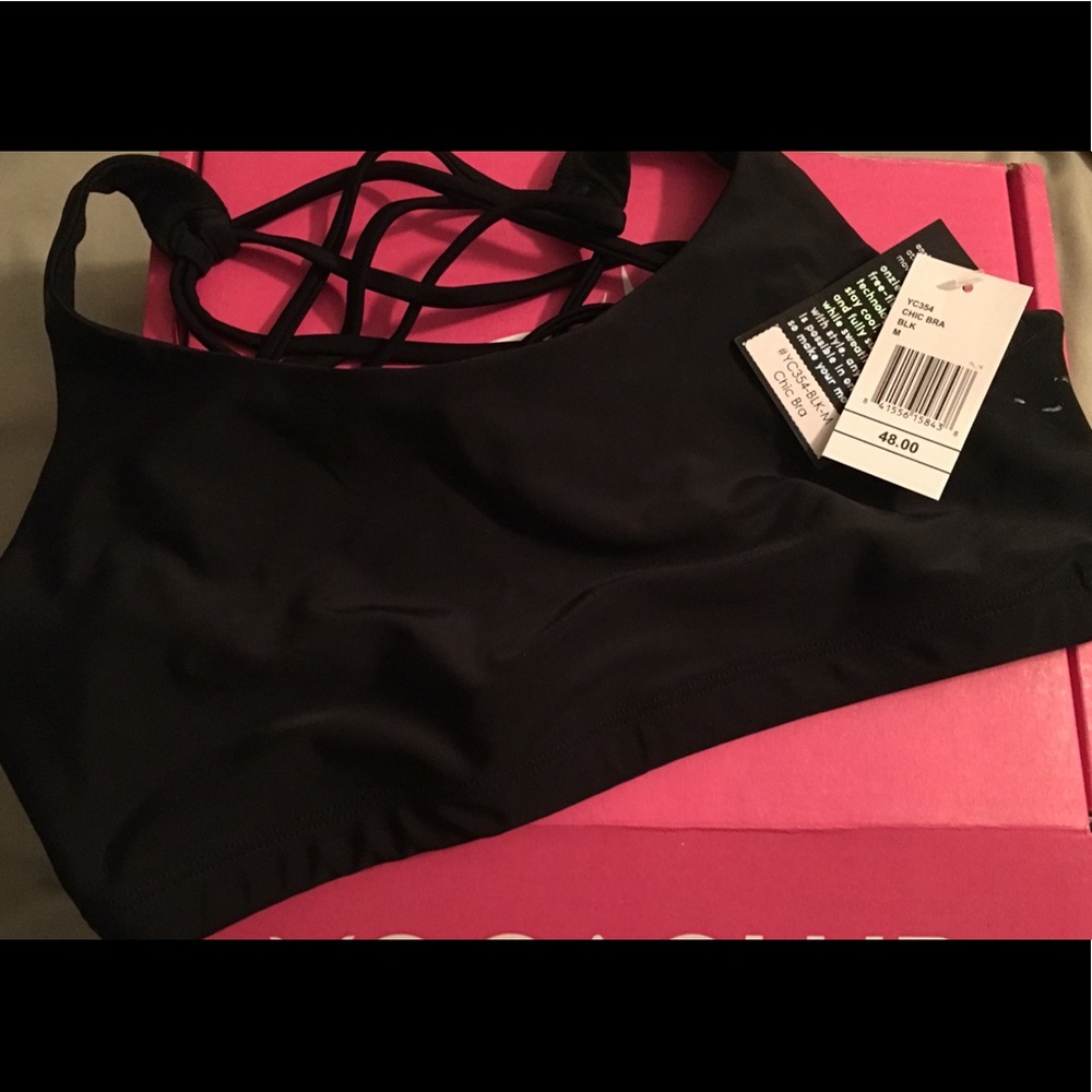 NWT Onzie sports bra size M.
